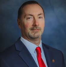 Scott Spence's Instagram, Twitter & Facebook