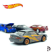 1 572 Likes 26 Comments Roblesdiecast On Instagram Que Te Parece Este Cambio De Gomas Me Gusta Mucho Y A Ti Comenta Nissan Voiture Miniature Voiture