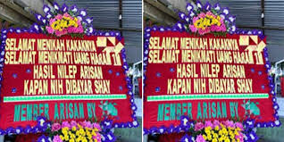Media sosial seperti facebook, twitter, whatsapps dan my space mendapat perhatian masyarakat di negara ini. Kirim Karangan Bunga Untuk Tagih Utang Aksi Wanita Ini Viral Di Media Sosial Diadona Id
