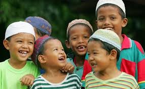 Selama masih mempunyai kerabat lain, harta anak yatim ini harus dipegang alih lebih dahulu, tapi bukan berarti harta itu menjadi miliknya. Berani Memakan Harta Anak Yatim Ini Yang Akan Terjadi Di Hari Kebangkitan Islami Dot Co