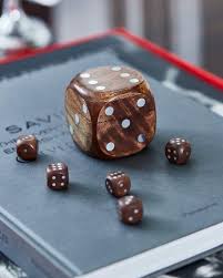 Terningspill brun/sølv - Newport