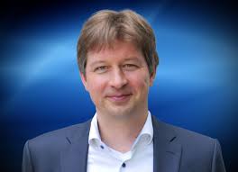 Prof. Dr. Julian Junk