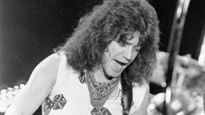 Credited with restoring hard rock to the forefront of the music scene. Nachruf Auf Eddie Van Halen Der Profi Kultur Sz De