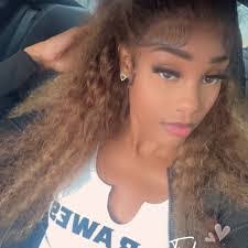 Carola Thompson's Instagram, Twitter & Facebook