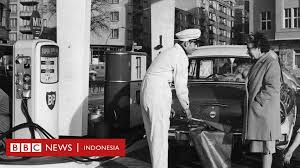 , alat pertamini digital, alat pertamini murah menndirikan pom bensin kecil, biaya modal buat pom mini, biaya pembelian pompa mesin spbu, biaya pembuatan kios minyak, biaya pendirian spbu di kecamatan, biaya pengurusan dan pembangunan spbu, biaya. Apakah Akhir Era Pom Bensin Memang Sudah Dekat Bbc News Indonesia