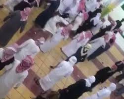 تعليم صبيا ي صدر بيانا حول مشاجرة بين عدد من الطلاب داخل ساحة إحدى المدارس في جازان فيديو