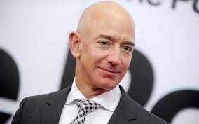 Forbes оценивает его состояние в $189,2 млрд. Polzovatel Tiktok S Pomoshyu Risa Pokazal Naskolko Bogat Dzheff Bezos Zhurnal Esquire Ru