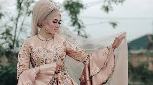 Model gamis pesta mewah elegan saat ini sangat mudah ditemukan dimana mana. 8 Inspirasi Model Baju Gamis Pesta Dari Berbagai Negara Kepogaul