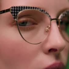 Expresa tu personalidad radiante con los aros Kate Spade en Ópticas CV+.  👓💖, ✅ Ven a nuestras sucursales y medite tus favoritos ¡Te esperamos!,  #KateSpade #Moda #Estilo #ElSalvador503