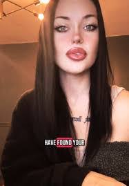 Melissa Mccombs's Instagram, Twitter & Facebook