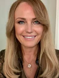 Wanted to give credit where credit is due ✨ This beautiful lock and key  necklace was specially made for my character by @rare.jewelry so that Margo  could keep all her secrets safe