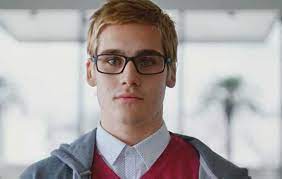 Nicolas prattes bittencourt pires (rio de janeiro, 4 de maio de 1997) é um ator, músico e atleta brasileiro. Nicolas Prattes O Falso Loiro De O Segredo De Davi