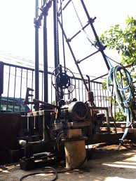 Jika nanti akan dipakai untuk mengisi profil tank setinggi 3 lantai atau sekitar 10 meter, tampaknya tidak akan perlu alat tambahan semacam booster pump karena saat ini sudah banyak tersedia pompa dengan spesifikasi daya hisap lebih dari 12 meter dan daya dorong mampu di atas 10 meter. Jual Mesin Bor Sumur 100 Meter Konstruksi Rangka Kokoh Di Lapak Totti Bukalapak
