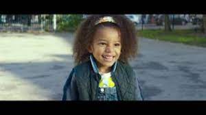 Alice david, anabel lopez, anna cottis and others. Uma Familia De Dois Trailer Oficial Dublado Youtube