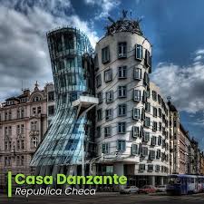 Casa Danzante Republica Checa Arquitecto Frank Gehry Arcux Cursos Online Arquitectos Fotos Y Videos Prague Dancing House Prague Unique Buildings