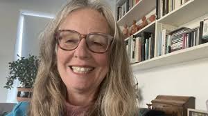 Conversion disorder: 'My physical pain was linked to my mental health'