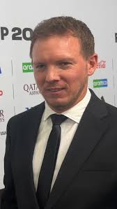 El Clásico fue amarillo! 🟡 #BSC 🟡⚫️ derrotó a #Emelec 🔵🔵 en el  #ClásicoDelAstillero.