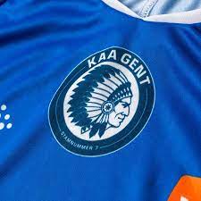 Darunter die profis luka jovic, markus schubert und jetro willems, aber auch drei jugendspieler. Kaa Gent Heimtrikot 2018 19 Kinder Www Unisportstore De