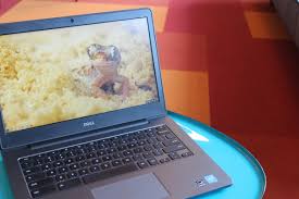 Tap on either the screen brightness up or down buttons. Dell Chromebook 13 Review Carbon Fiber And Extra Long Battery Life Make It A Class Act Pcworld