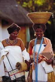 Voir plus d'idées sur le thème tenue mariage traditionnel, tenue africaine, mode africaine. 16 Des Tenues Les Plus Magnifiques De Ceremonies Africaines Afrizap