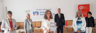 Von girokonto und finanzierung über geldanlage bis versicherungen: Gesucht Die Unternehmerinnen Des Jahres 2021 In Oberfranken Bettina Angerer