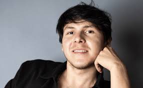 El actor Ernesto Rocha experimenta con la tv en la serie 'Doctora Lucía' de  TV Azteca