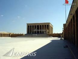 It is located in ankara and was designed by architects professor emin onat and assistant professor ahmet orhan arda, whose proposal beat 48 other entries from several countries in a. Anitkabir Ankara 169251 Emporis