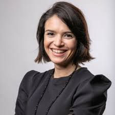 🚨 My mum wrote a book! 📚 Throughout her career, my mum has been  uncovering and writing about issues facing women. There aren't many other  people that can say they've been shot