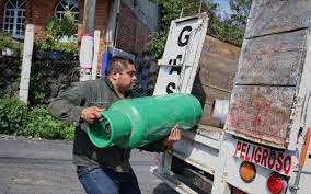 Ojo el gas bienestar iniciará en la alcaldía de azcapotzalco y si quieres trabajar en alguno de los empleos que ofrecen, acá te decimos qué necesitas. Mtm6vqotobqztm