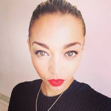 Dion Gray MUA (@mynameisdion)