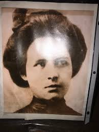 Let's play a little you know you live in the Barrio when: 1) A few of the  homes