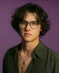 MY NEW EP “20 YEARS FROM NOW” RELEASING VALENTINE'S DAY TRACKLIST: 1 — LOVE  WORTH SAVING 2 — BREATHE IN, BREATHE OUT 3 — ENDS WITH YOU 4 — I WANNA GET