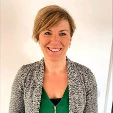 Faye Cottrell's Instagram, Twitter & Facebook