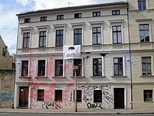 Bu pansiyon misafirlere ücretsiz kablosuz i̇nternet, ücretsiz otopark ve bahçe. Haus Der Identitaren Bewegung In Halle Saale Wikipedia