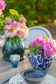 As i was creating it, i imagined two friends getting together for lunch, enjoying the lovely summer day. Easy Outdoor Summer Table Setting Ideas Tips Shabbyfufu Com