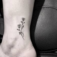 Best 51 Cute And Tiny Tulip Tattoos Art Ideas For Women Https Bellestilo Com 2666 51 Cute And Tiny Tulip Tattoos Art Idea Tulip Tattoo Tattoos Friend Tattoos