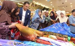 Meskipun begitu, tidak tertutup kemungkinan untuk menggunakannya dalam penulisan artikel nonfiksi. Jualan Penghabisan Stok Di 20 Cawangan Jakel Niaga Mstar