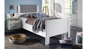 Wir von betten.de bieten ihnen betten in der größe 100x200 cm zu günstigen preisen große auswahl an modernen bettgestellen erstklassige qualität kompetenter und freundlicher support wählen sie aus verschiedenen zahlungsarten 5 jahre garantie auf alle produkte. Bett Villingen Komfortbett Bettgestell Weiss Grau Polster 100x200 Cm