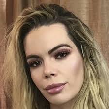 Stephanie Nicole's Instagram, Twitter & Facebook