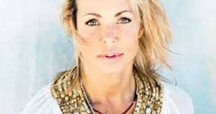 O que é feito de Elsa Raposo?