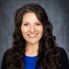 Kirsten Raines's Instagram, Twitter & Facebook