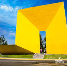 El Monumento La Gran Puerta Del Parque Amarillo En La Colonia Jardines Alcalde Travel Guadalajara Vivepanoramex Ilovegdl Parqueamarillo