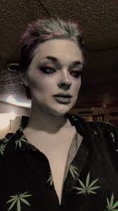 Dee Briscoe's Instagram, Twitter & Facebook