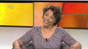 Tutti i titoli e le novità in vendita online a prezzi scontati su ibs. Malika Bellaribi Le Moal La Diva Des Banlieues Youtube