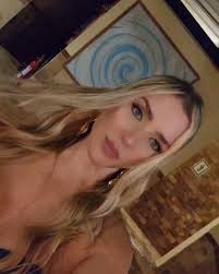 Matri @lillypulgarin, con las amigas desde siempre y para siempre... las  adorooo 🫶, 💋 @metautemakeup, @alejitaosorio @pelaezcaro @juliana.marinrpo  @anamunozgoo @anafrancoguzman @catavargasal ...