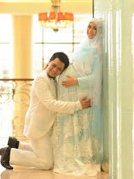 Oki setiana dewi is an actress and producer, known for demi cinta (2017), ketika cinta bertasbih (2009) and merindu cahaya de amstel (2021). Ini Arti Nama Anak Kedua Oki Setiana Dewi Showbiz Liputan6 Com