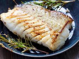 das perfekte skrei aus dem ofen rezept mit bild und einfacher schritt fur schritt anleitung das filet in 3 stucke teilen in 2021 rezepte fischrezepte kabeljau rezept