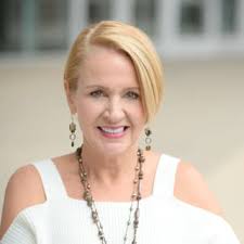 Dr. Lynne Knowles, MD