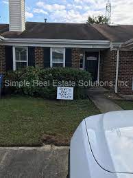 Our units range in size from 700 square feet to 900 square feet and have. 2 Bedroom Townhome Townhouse For Rent In Chesapeake Va Apartments Com