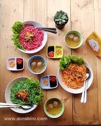 Namun terkadang anda kesulitan harus memulai dari mana dalam memilih palet warna yang cocok dengan proyek anda. Mikado Eat Coffee Menikmati Uniknya Mie Kolor Sambil Nongkrong Cantik Aura Biru